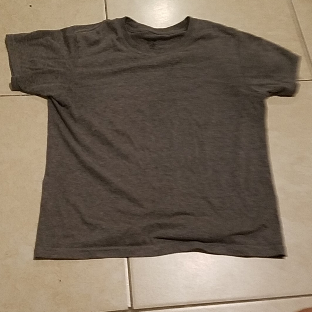 grey shirt